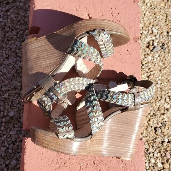 Frye Corrina Whipstitch Leather 5" Wedge 1" Platform Adjustable Sz 10 Sandal - Picture 5 of 13